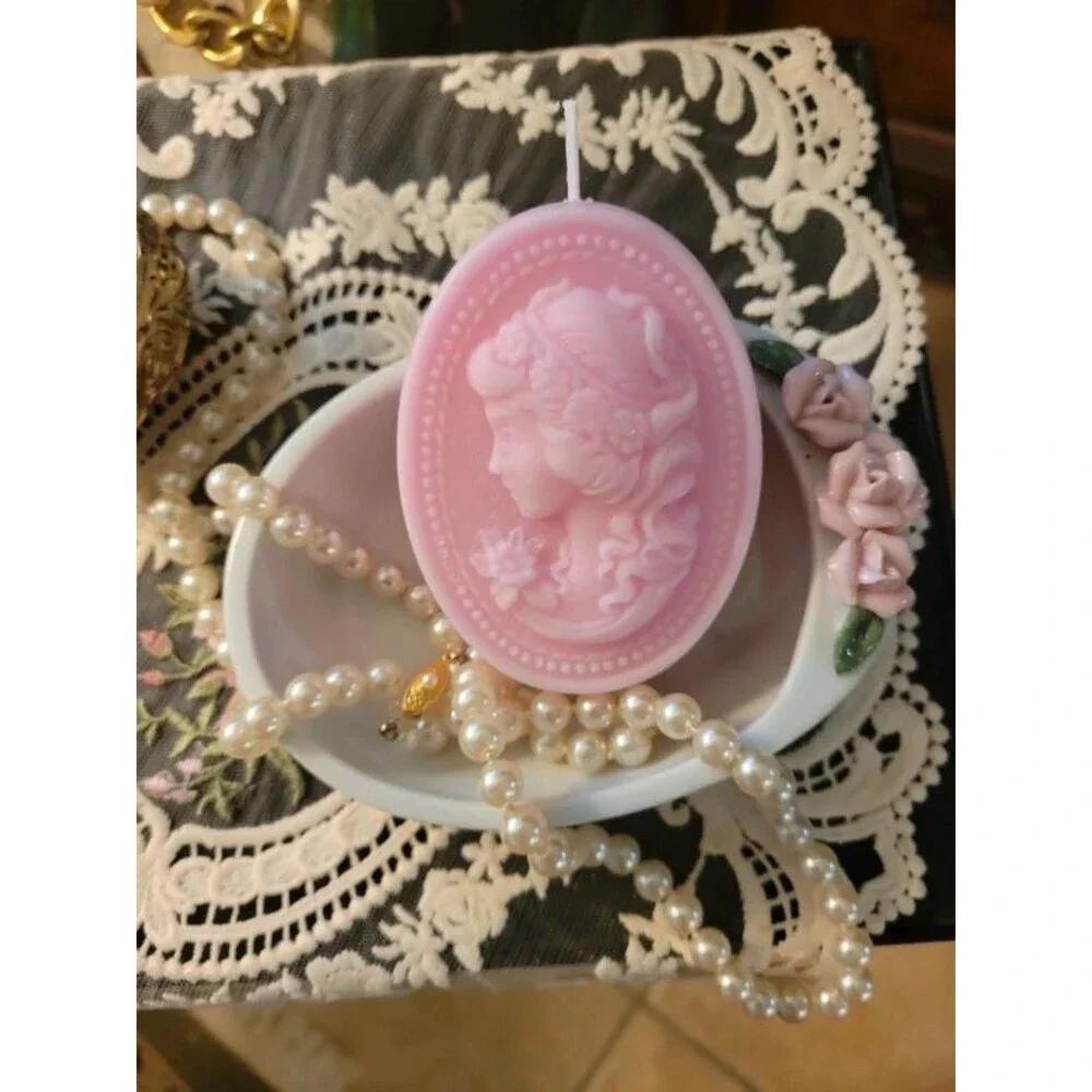 Victorian pink Cameo candle